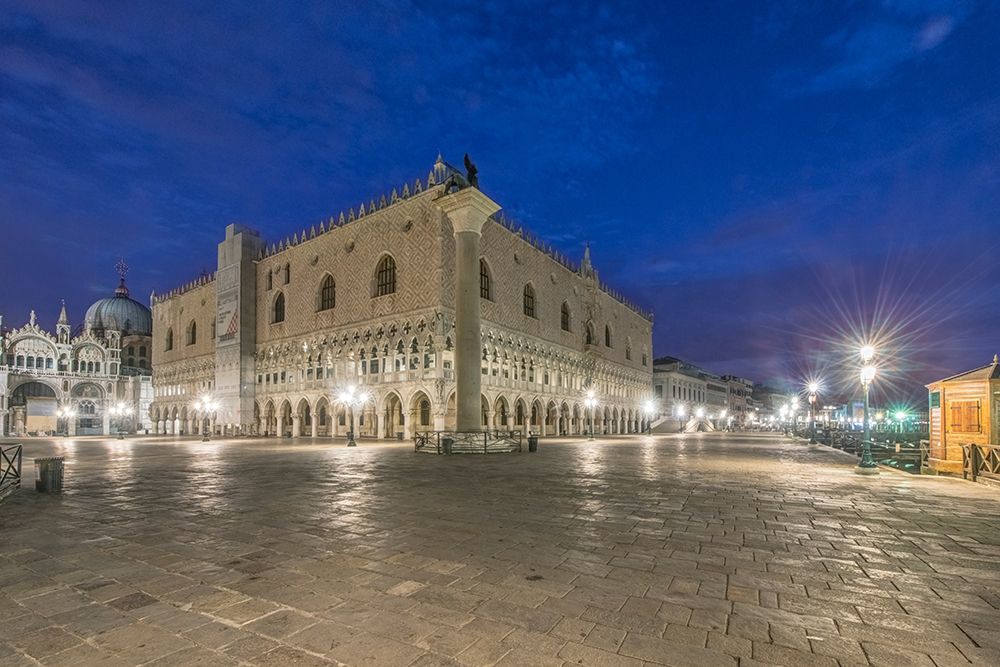 Italy-Venice Doges Palace at dawn